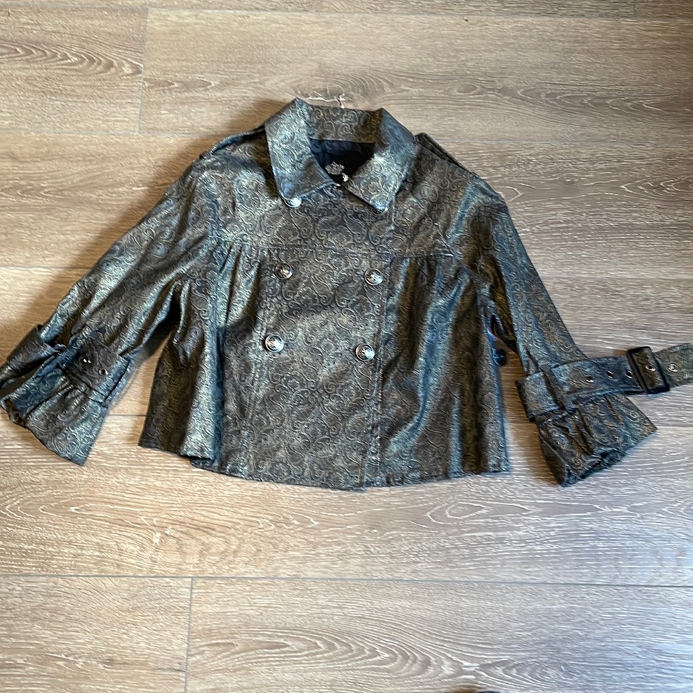 NWOT Stunning Textured Brocade Crop Jacket